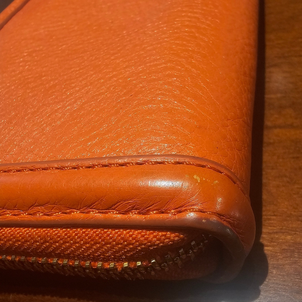 Tory Burch Zip around wallet Enamel Medallion Logo Orange Pebbled leather EUC - Picture 13 of 16